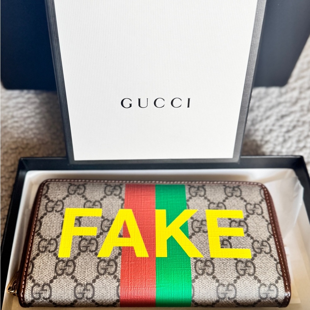 BNWT Gucci Not Fake Wallet.
